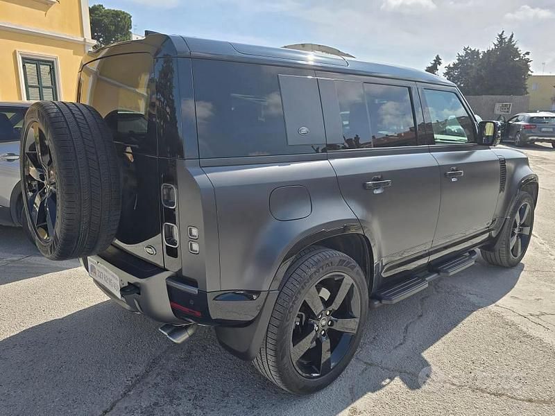 Usata Land Rover Defender Carpathian Edition 525 CV (386 kW) 2022 Nero SUV