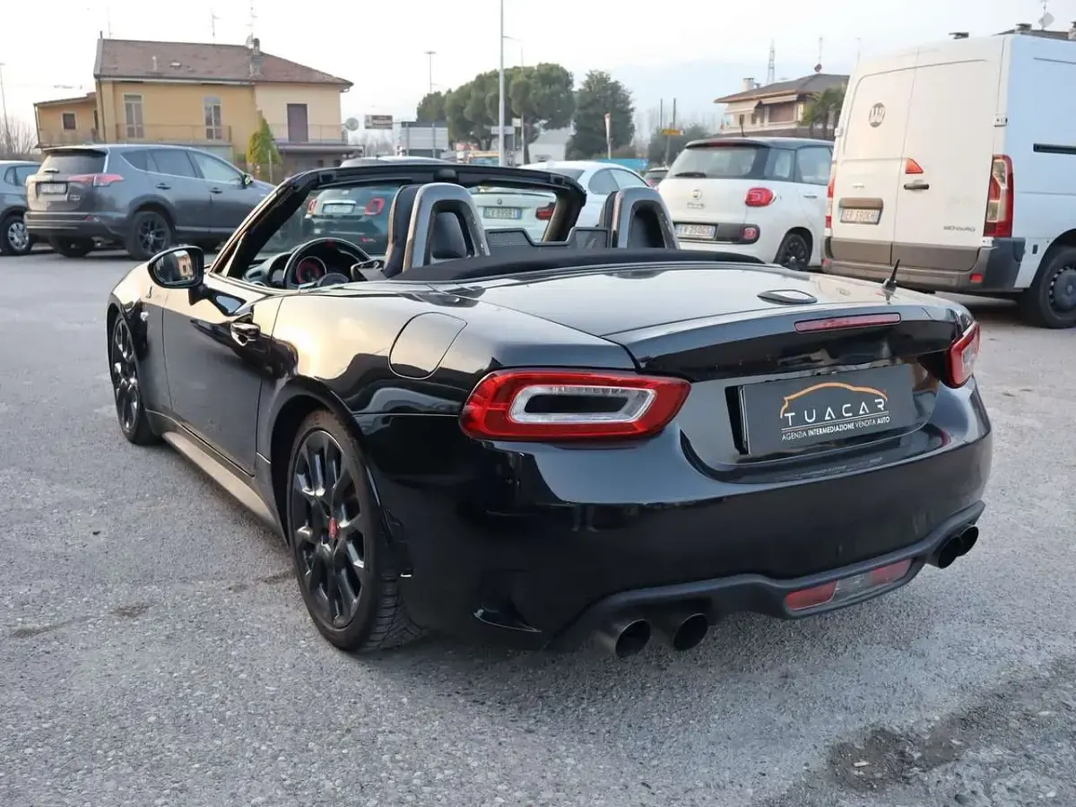 Gebraucht Abarth 124 Spider 170 PS (125 kW) 2018 Schwarz Cabrio
