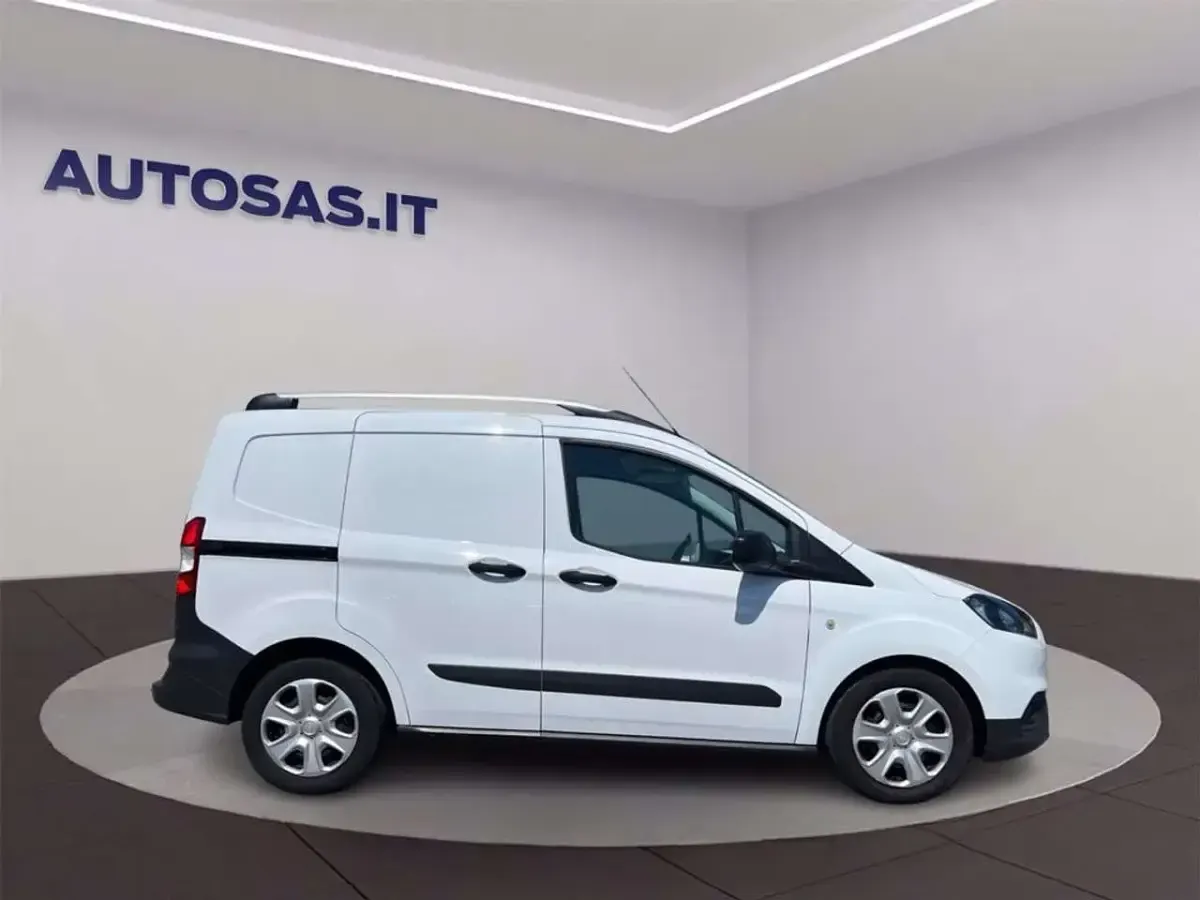 Usata Ford Transit Trend 101 CV (74 kW) 2022 Bianco pastello Furgone