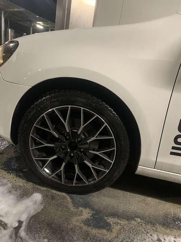 Usata VW Golf VI Highline 105 CV (77 kW) 2010 Utilitaria