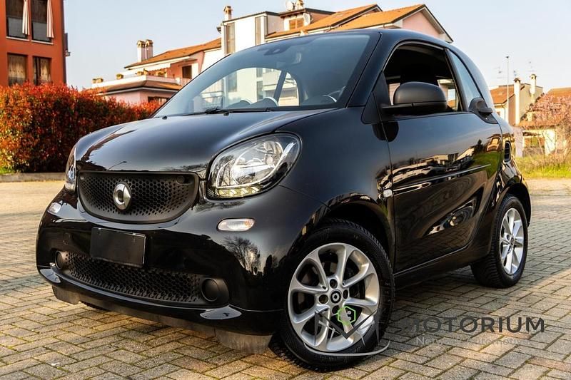 Usata Smart ForTwo Cabrio 89 CV (65 kW) 2016 Viola Cabrio