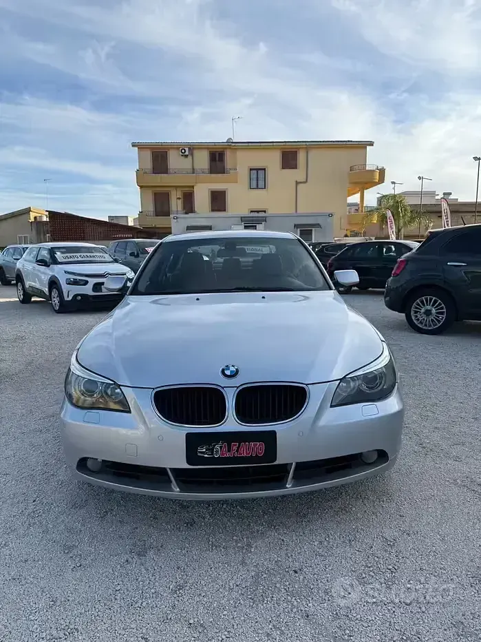 Usata BMW 530 Efficient Dynamics 218 CV (160 kW) 2004 Grigio Berlina