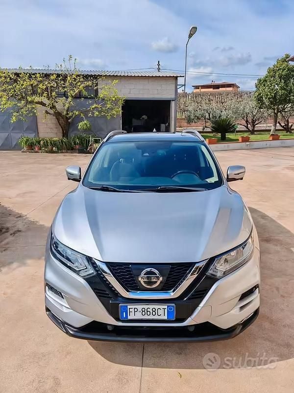 Usata Nissan Qashqai N-Connecta 131 CV (96 kW) 2018 Grigio SUV