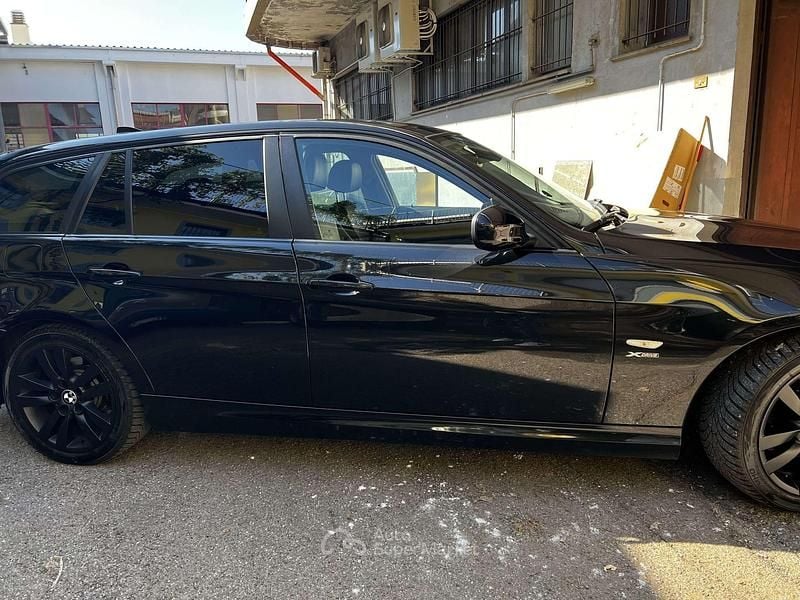 Usata BMW 320 184 CV (135 kW) 2011 Nero Station wagon