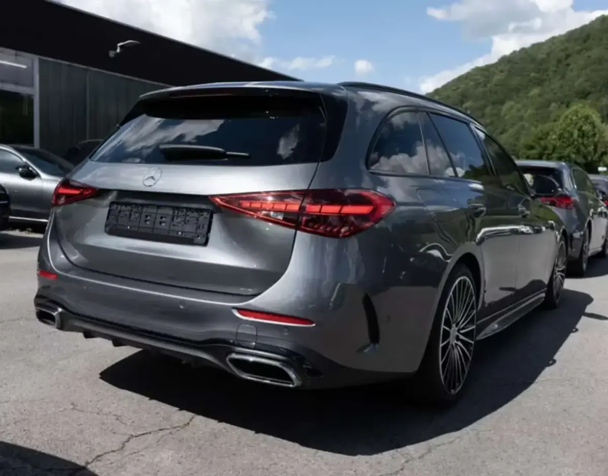 Usata Mercedes C200 AMG Line Premium 163 CV (119 kW) 2024 Grigio SUV
