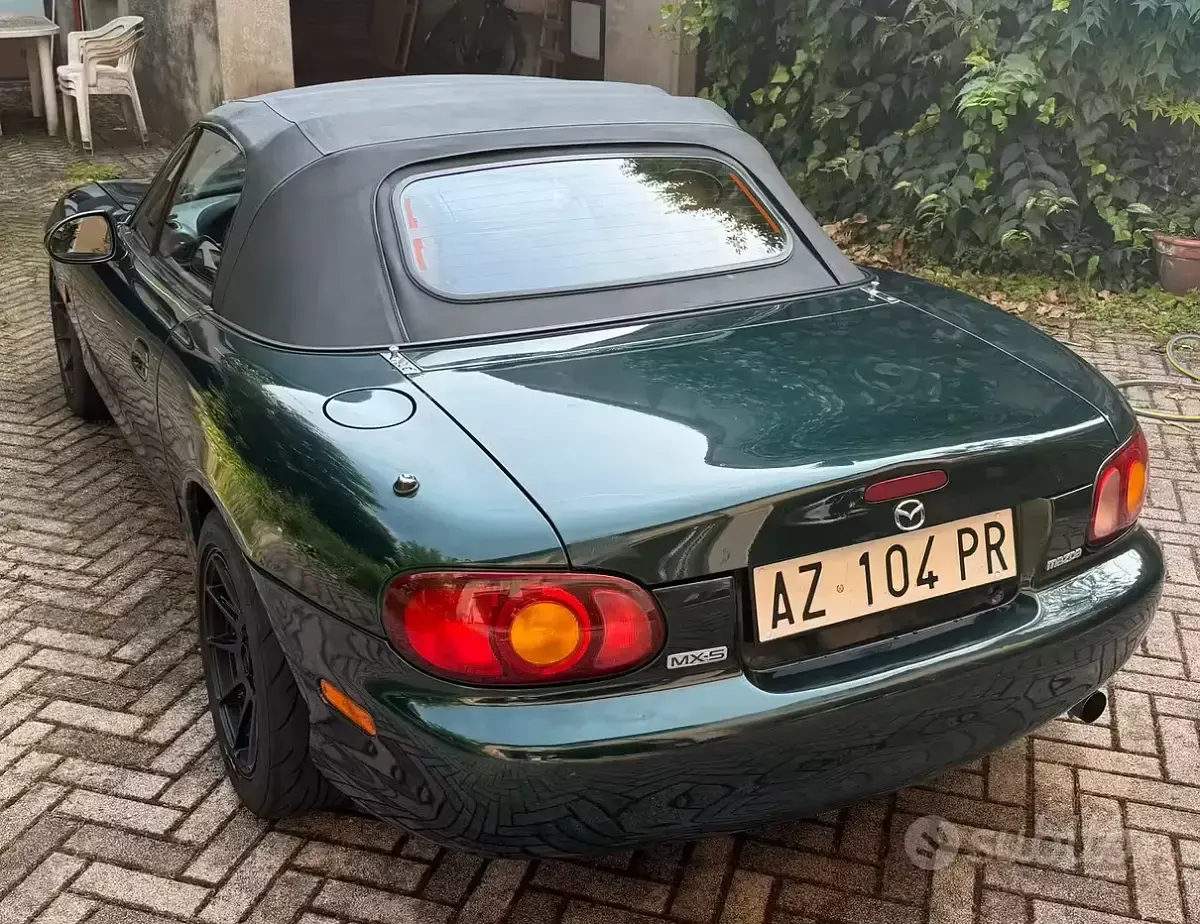 Usata Mazda MX5 110 CV (80 kW) 1998 Verde Cabrio
