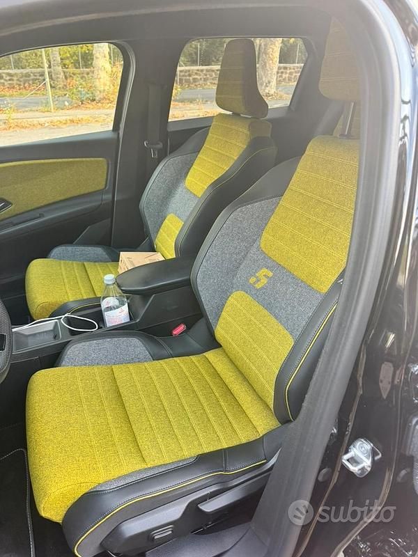 Usata Renault R5 Iconic 110 kW (150 CV) 2024 Nero Utilitaria