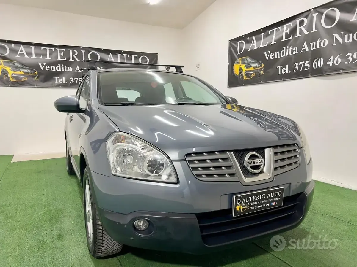 Usata Nissan Qashqai Acenta 114 CV (83 kW) 2011 Grigio SUV