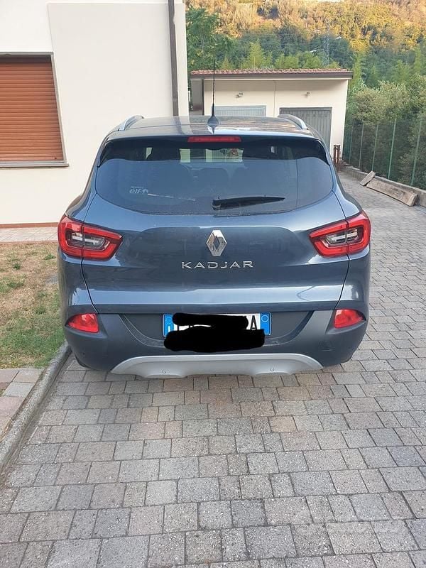 Blu Usata 2018 Renault Kadjar SUV | 11.000 € (Buon prezzo) - Immagine 1/4