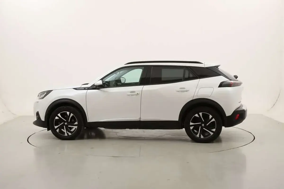 Usata Peugeot e-2008 Allure 56 kW (77 CV) 2021 Bianco SUV