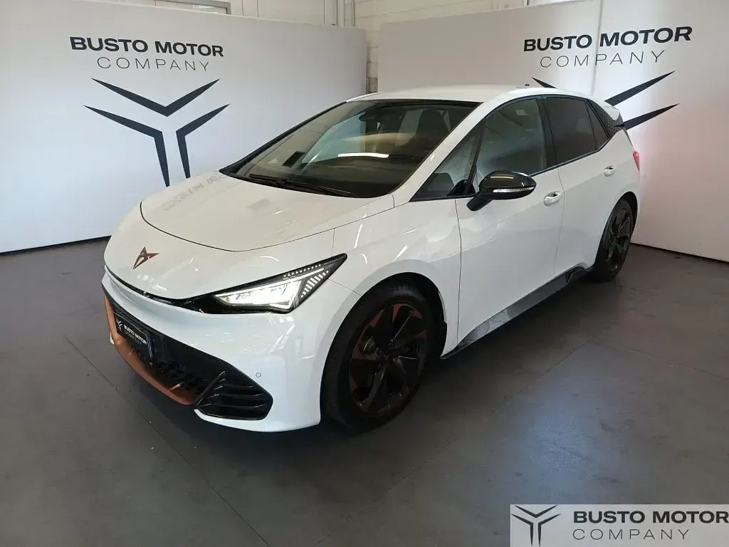Usata Cupra Born 150 kW (204 CV) 2023 Bianco / metallizzato Utilitaria
