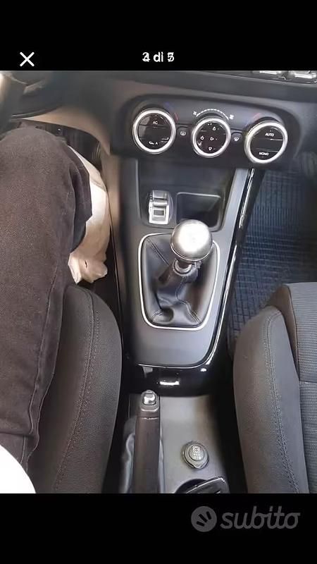 Usata Alfa Romeo Giulietta Business 105 CV (77 kW) 2013 Nero Utilitaria