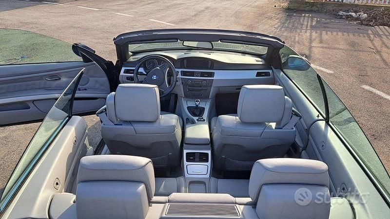 Usata BMW 320 Cabriolet Efficient Dynamics 177 CV (130 kW) 2008 Nero Cabrio