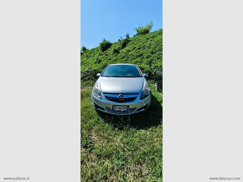 Usata Opel Corsa Edition 95 CV (69 kW) 2011 Argento Berlina