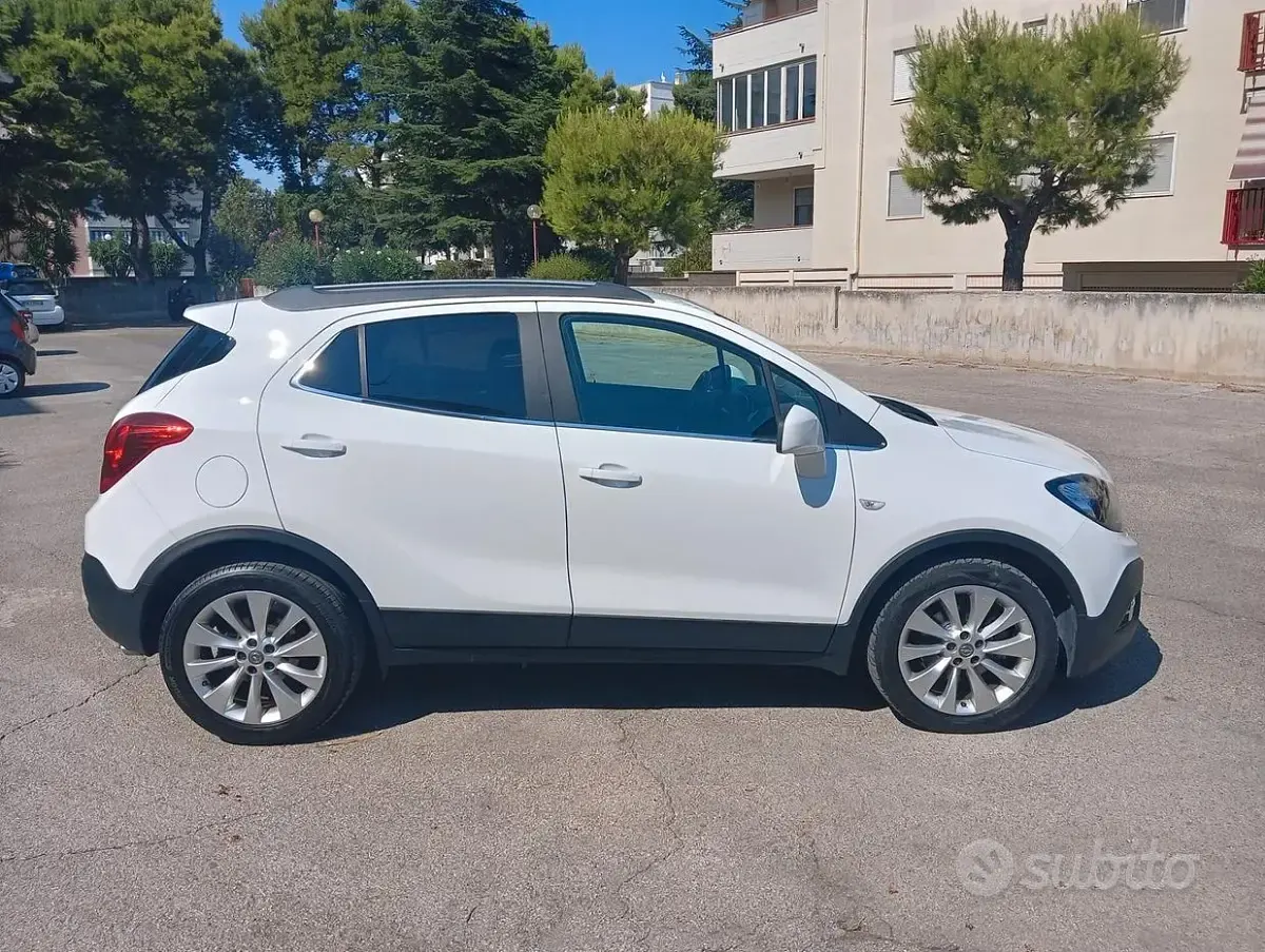 Usata Opel Mokka Cosmo 131 CV (96 kW) 2015 Bianco SUV