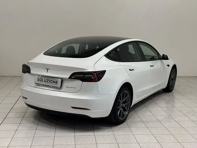 Usata Tesla Model 3 Long Range AWD 366 kW (498 CV) 2021 Bianco Berlina