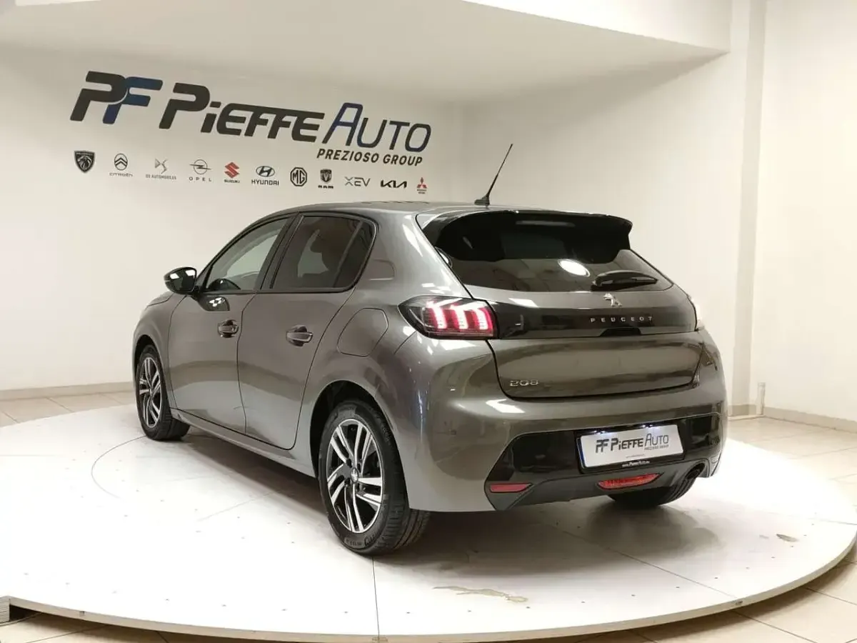 Brugt Peugeot 208 Allure 101 HK (74 kW) 2022 Grå Hatchback