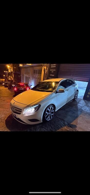 Usata Mercedes A180 Premium 109 CV (80 kW) 2012 Bianco Berlina