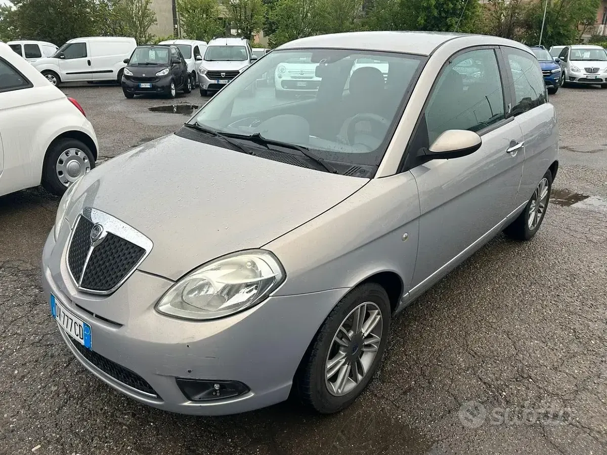 Usata Lancia Ypsilon 60 CV (44 kW) 2009 Grigio Utilitaria