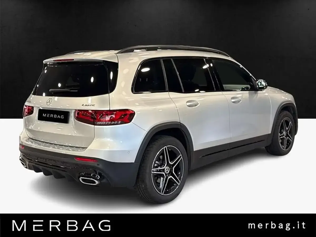 Usata Mercedes GLB200 Premium 150 CV (110 kW) 2023 Argento SUV