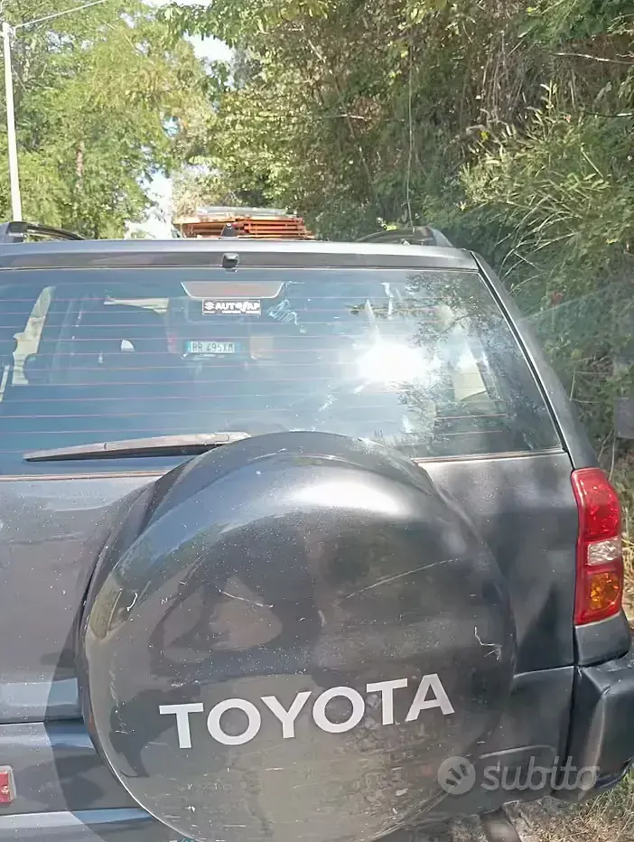 Usata Toyota RAV4 136 CV (100 kW) 2005 Grigio SUV