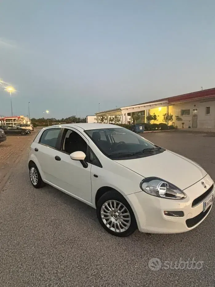 Usata Fiat Grande Punto 75 CV (55 kW) 2012 Bianco Utilitaria