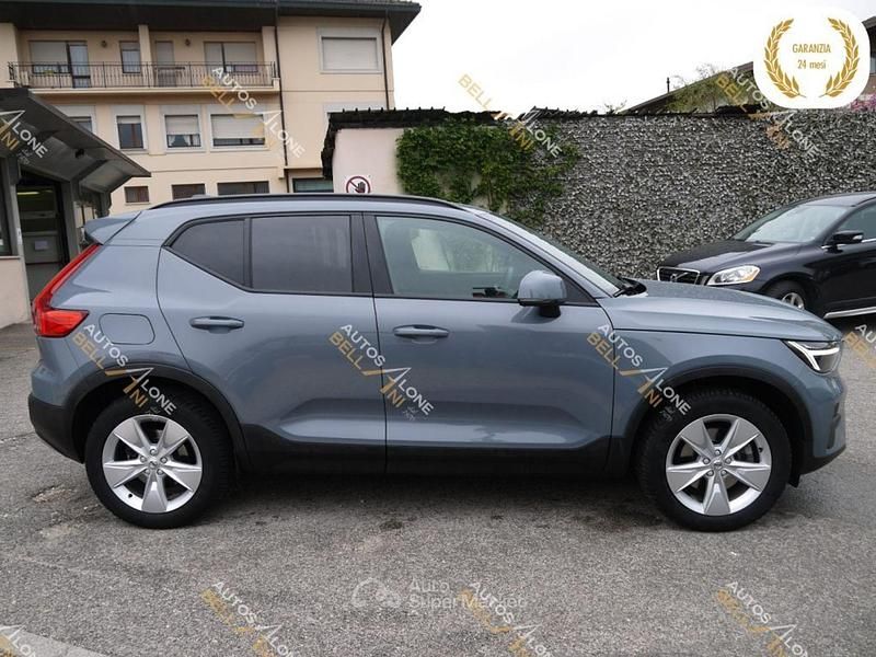 Usata Volvo XC40 163 CV (119 kW) 2023 Thunder grey metallizzato SUV
