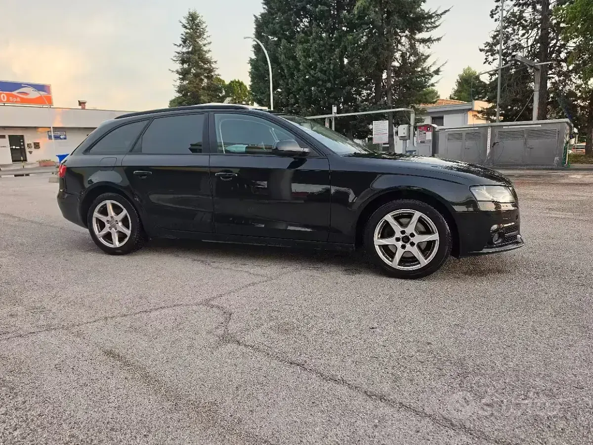 Usata Audi A4 143 CV (105 kW) 2010 Nero Station wagon