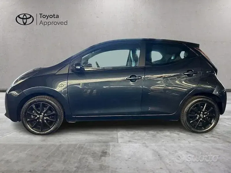 Usata Toyota Aygo X-play 69 CV (50 kW) 2014 Bluazzurro Utilitaria