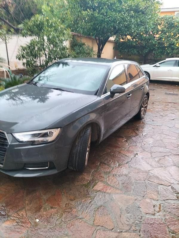 Usata Audi A3 2019 Grigio Berlina