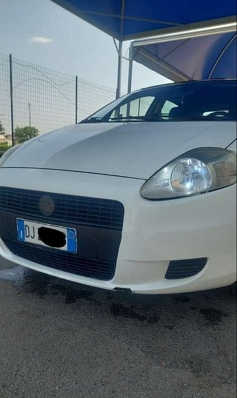 Usata Fiat Grande Punto Dynamic 77 CV (56 kW) 2007 Utilitaria