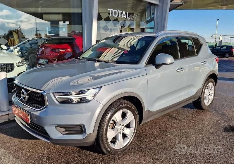 Usata Volvo XC40 Business Edition 163 CV (119 kW) 2019 Grigio pastello SUV