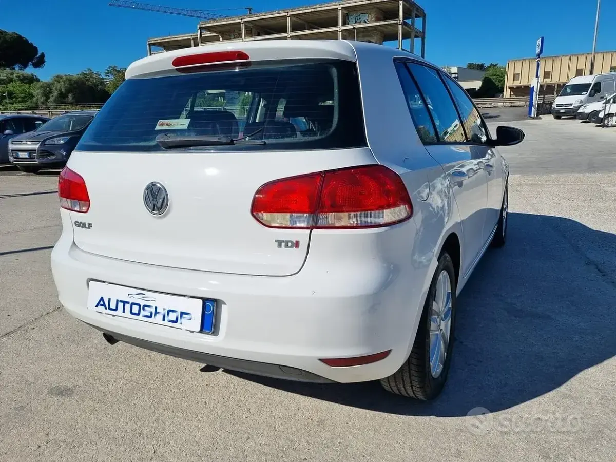 Usata VW Golf VI Highline 105 CV (77 kW) 2010 Bianco Utilitaria