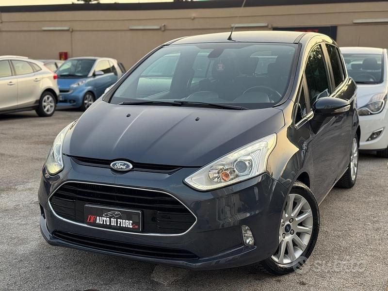 Grigio Usata 2014 Ford B-MAX Titanium Monovolume | 5990 € (Ottimo prezzo) - Immagine 1/4