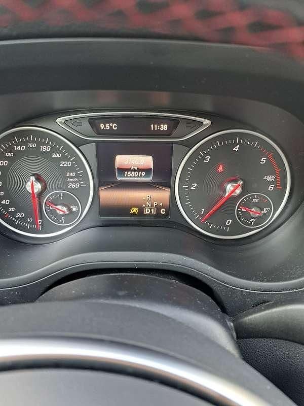 Usata Mercedes B180 Premium 109 CV (80 kW) 2016 Argento Monovolume