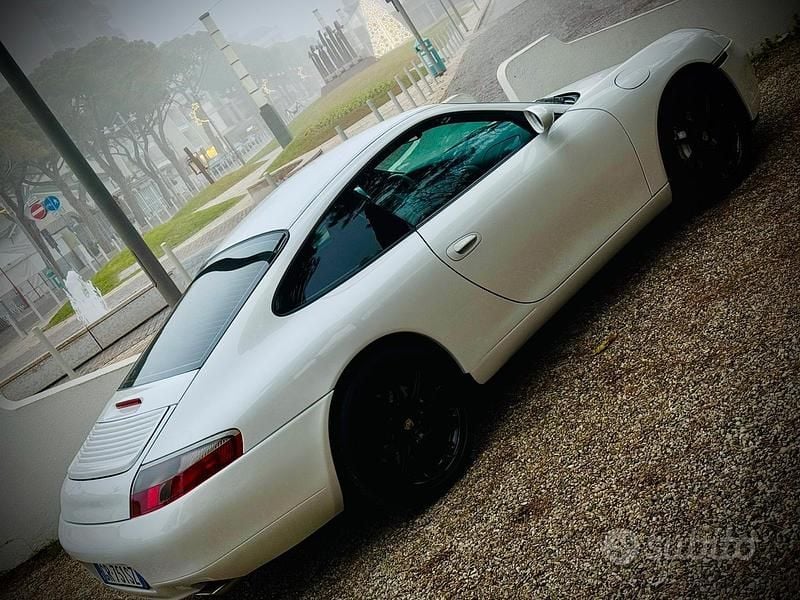 Usata Porsche 996 300 CV (220 kW) 1999 Bianco Coupé