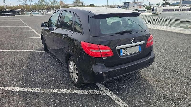 Usata Mercedes B180 Premium 109 CV (80 kW) 2013 Nero Monovolume