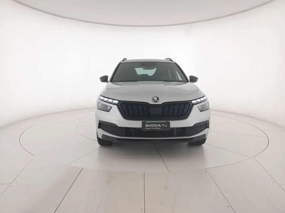 Usata Skoda Kamiq 150 CV (110 kW) 2023 Argento brillante metallizzato SUV