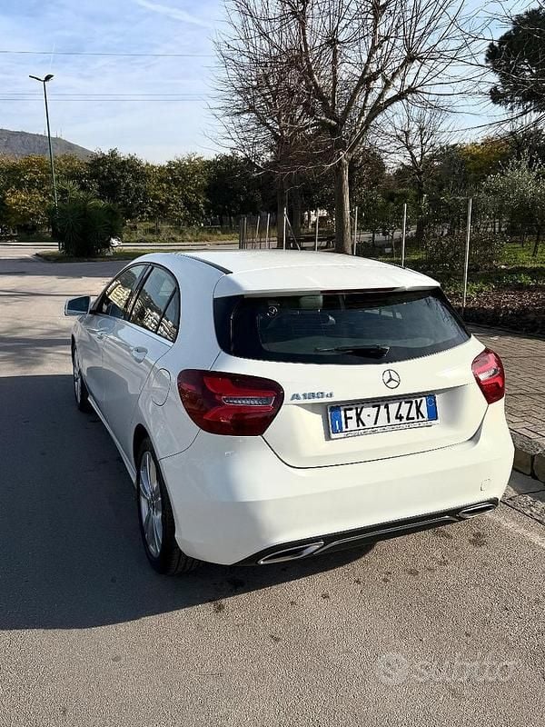 Usata Mercedes A180 110 CV (80 kW) 2017 Bianco Berlina