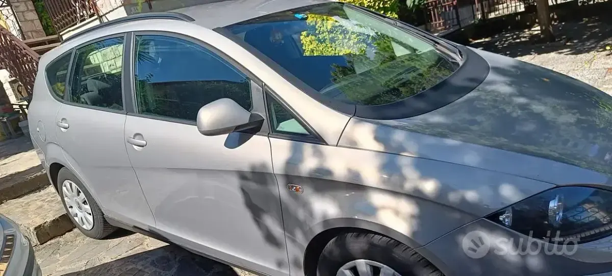 Usata Seat Altea 85 CV (62 kW) 2011 Marrone Monovolume