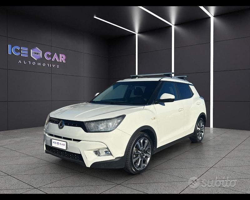 Usata Ssangyong (KGM) Tivoli 115 CV (84 kW) 2016 Bianco SUV