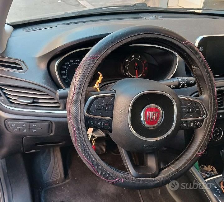 Usata Fiat Tipo 120 CV (88 kW) 2017 Grigio Station wagon