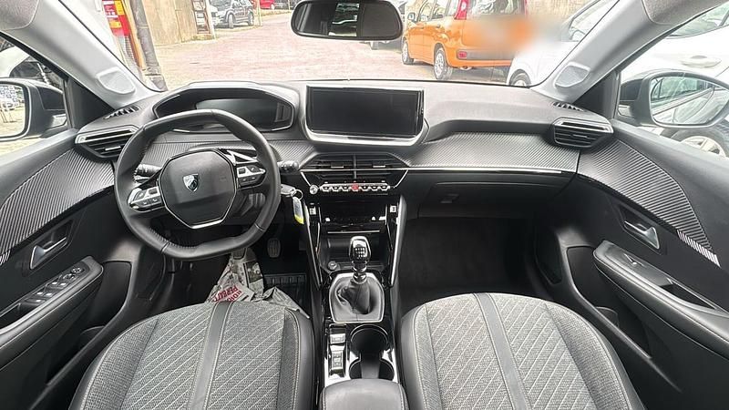 Usata Peugeot 208 Allure 101 CV (74 kW) 2025 Grigio Utilitaria