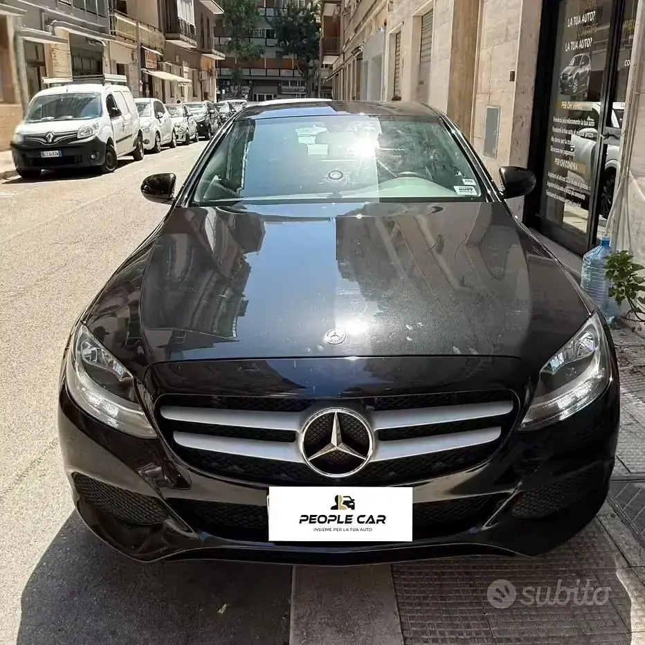 Usata Mercedes C180 Premium 116 CV (85 kW) 2015 Nero Berlina