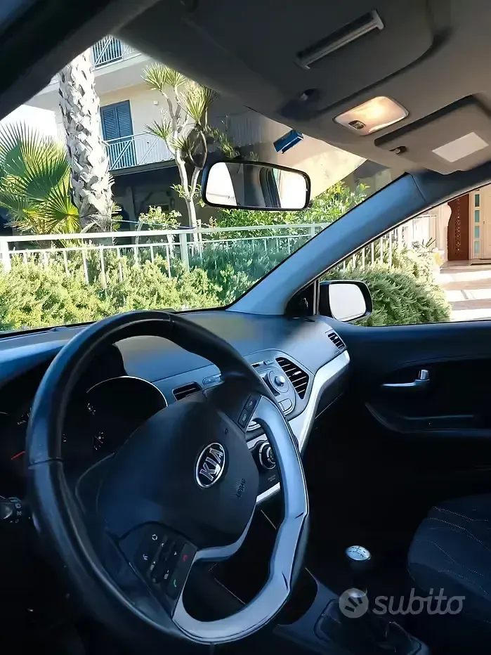 Gebraucht Kia Picanto 67 PS (49 kW) 2015 Schwarz Kleinwagen