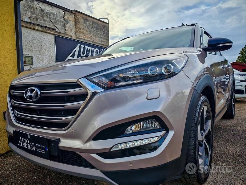 Grigio Usata 2017 Hyundai Tucson SUV | 13.999 € (Buon prezzo) - Immagine 1/4