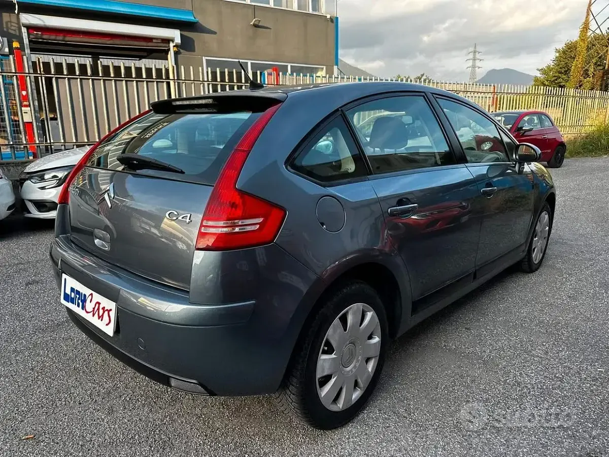 Usata Citroën C4 Elegance 109 CV (80 kW) 2005 Blu Berlina
