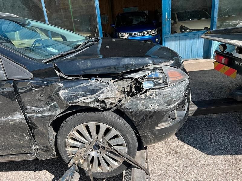 Begagnad Ford Focus 100 HK (73 kW) 2008 Svart Kombi