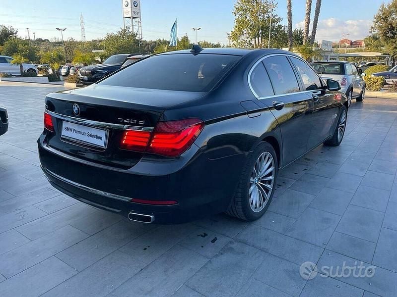 Usata BMW 740 Comfort Edition 313 CV (230 kW) 2014 Berlina