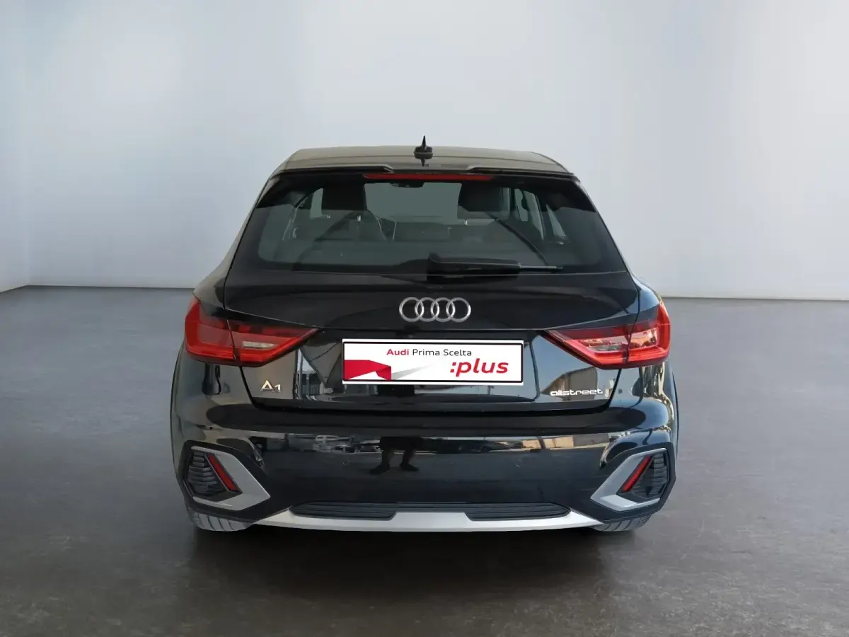 Usata Audi A1 Admired 110 CV (80 kW) 2022 Nero SUV